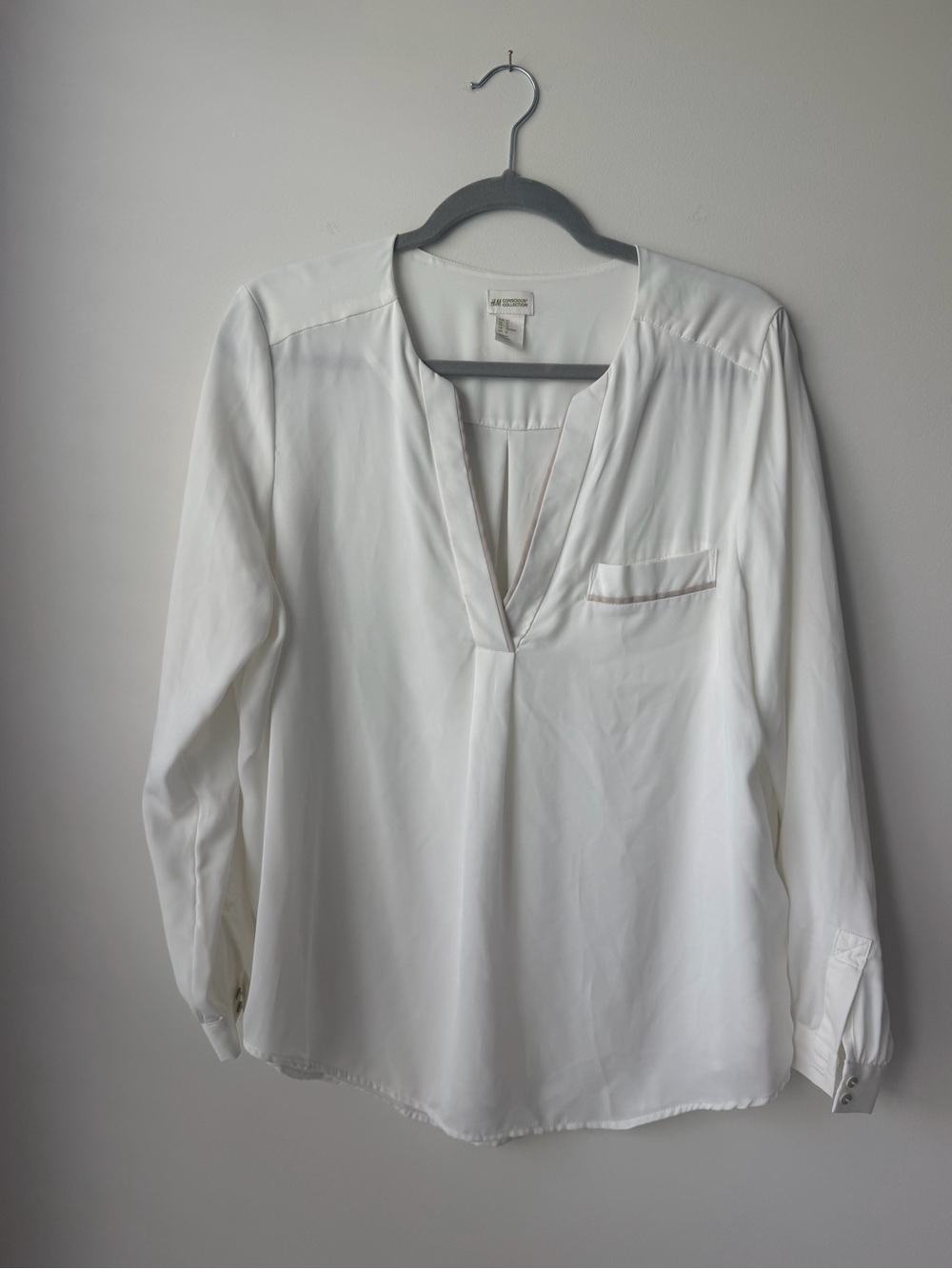 H&M White V-Neck Long Sleeve Blouse